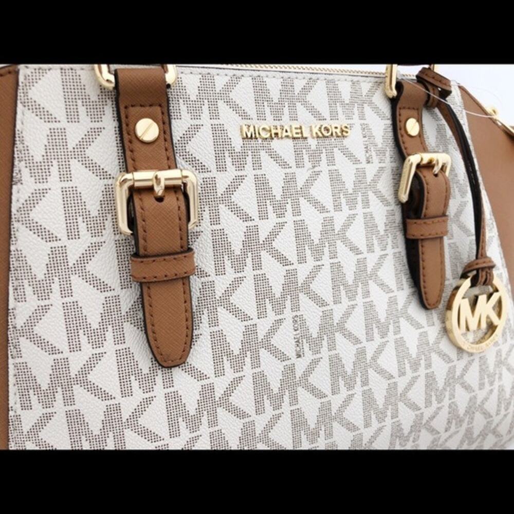 Michael Kors Ciara Vanilla Acorn Signature Coated Canvas Large Convertible Bag - Picture 4 of 9